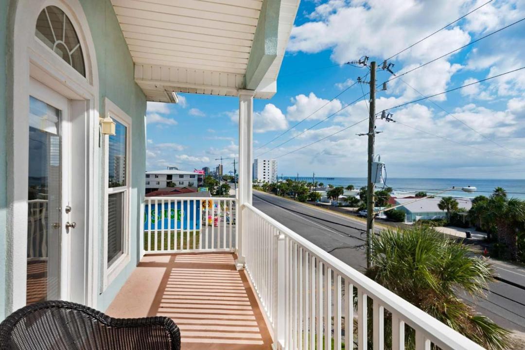 Photo of Patio Balcony in Bahama Beach