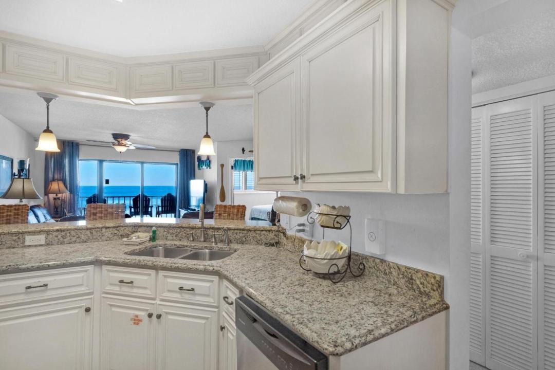 Photo of Kitchen in Biltmore Beach