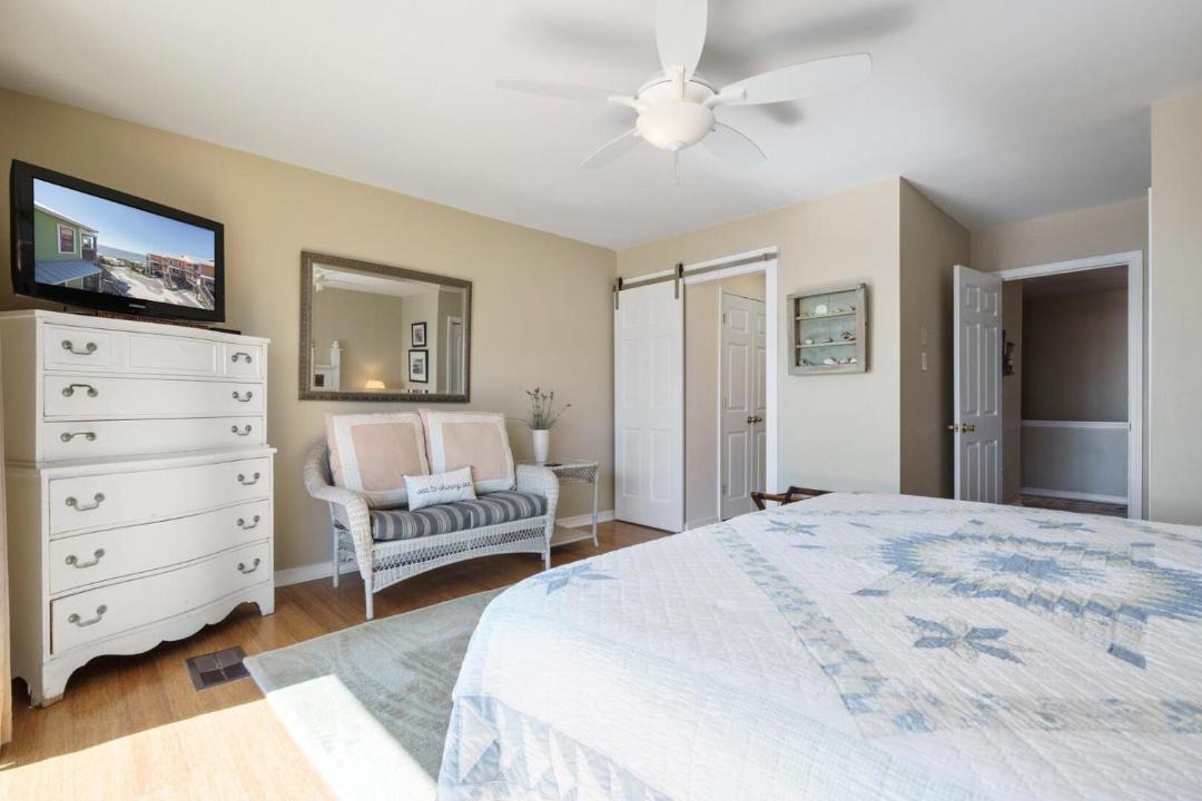 Photo of Bedroom in Dauphin Island