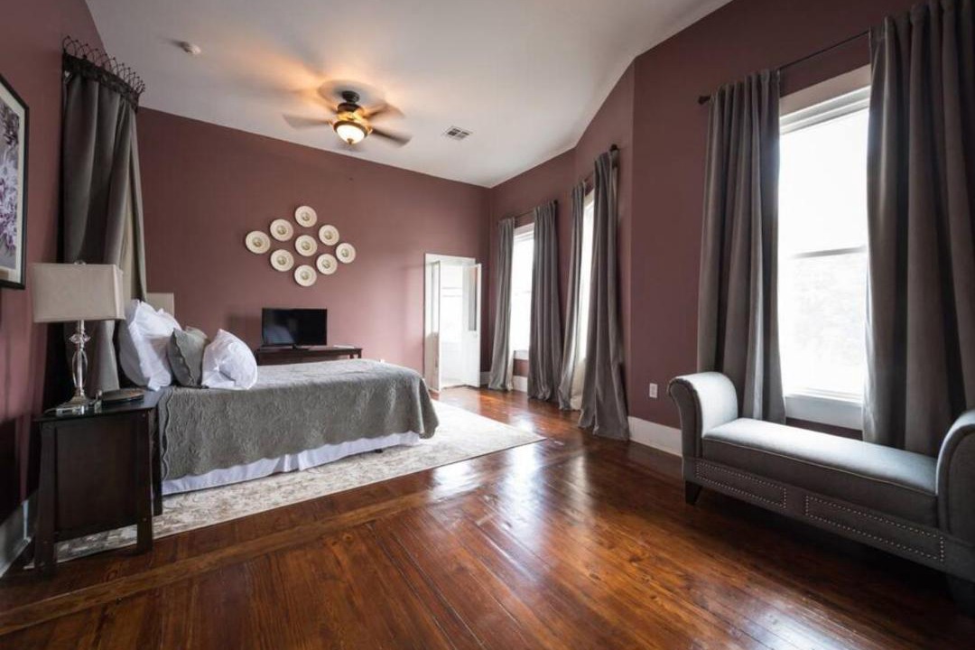 Photo of Livingroom in Downtown