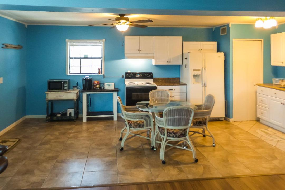 Photo of Kitchen in Biltmore Beach
