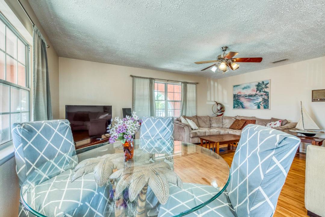 Photo of Livingroom in Silver Sands Beach