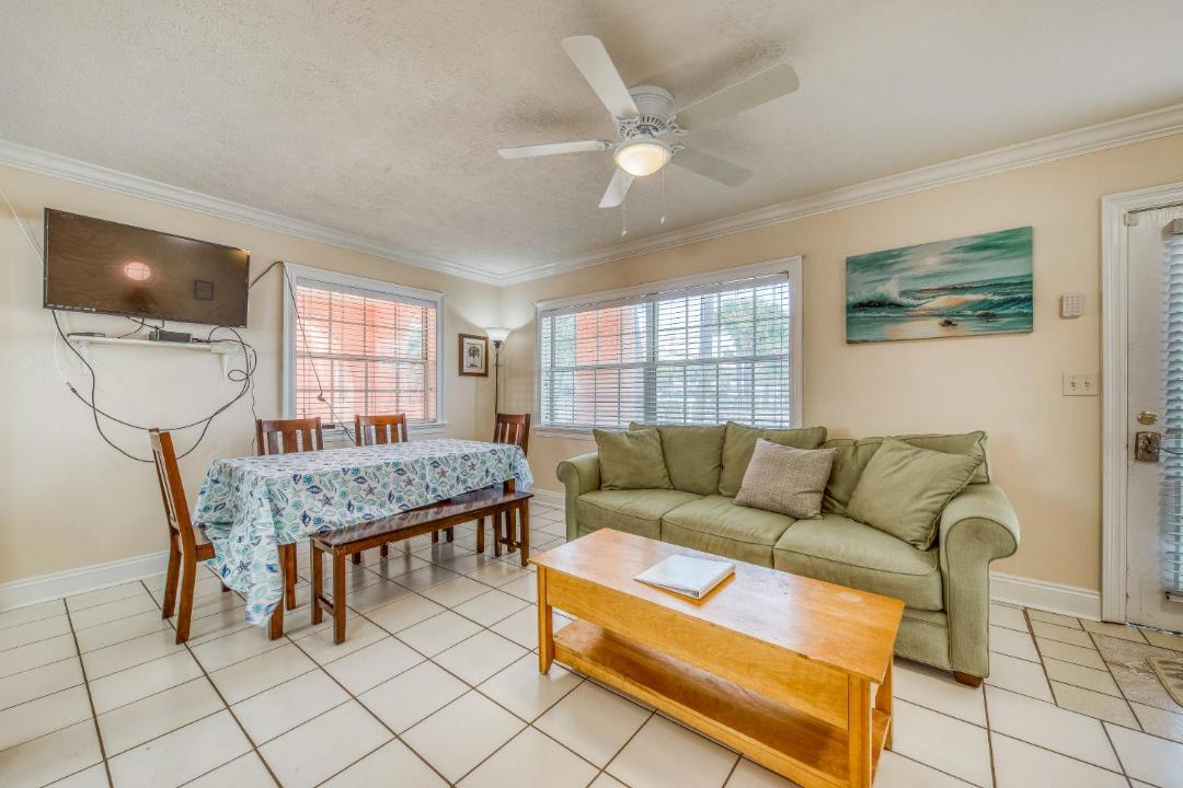 Photo of Livingroom in Silver Sands Beach