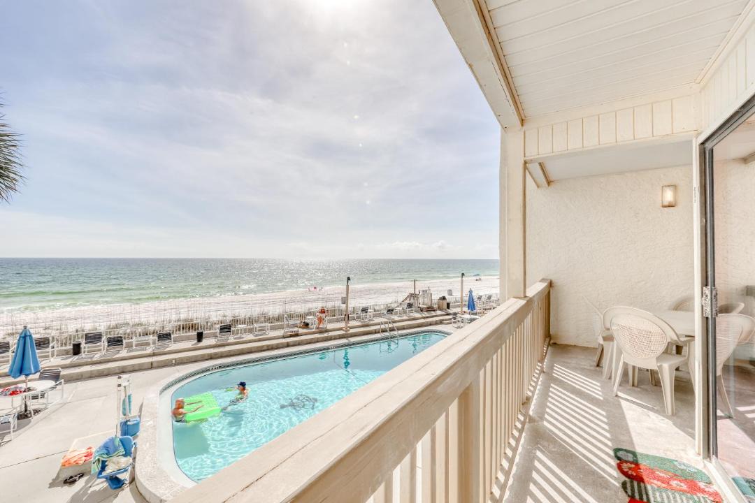 Photo of Patio Balcony in Fort Bay