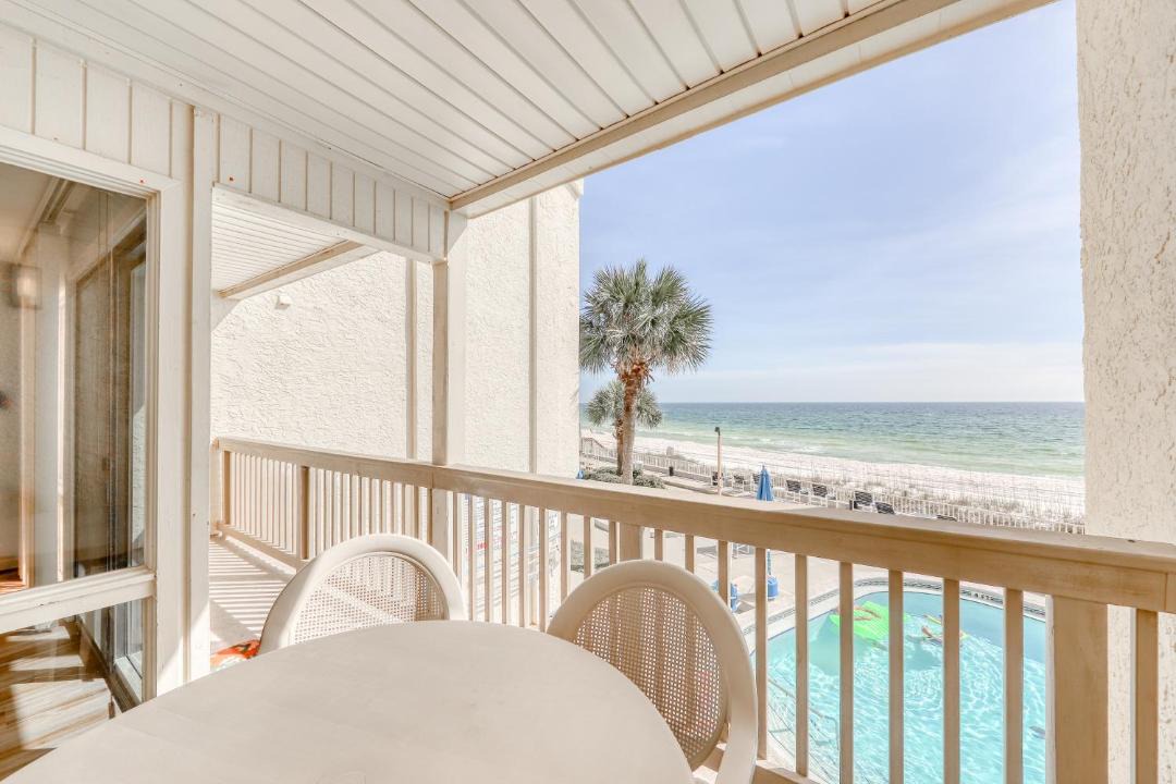 Photo of Patio Balcony in Fort Bay