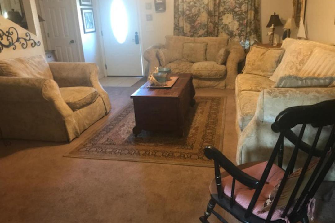 Photo of Livingroom in Biltmore Beach