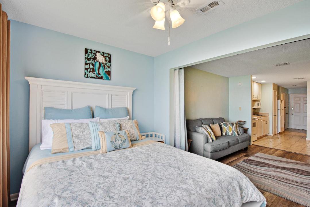 Photo of Bedroom in Navarre Beach