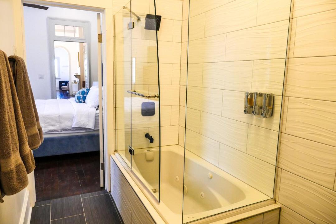 Photo of Bathroom in Algiers Point