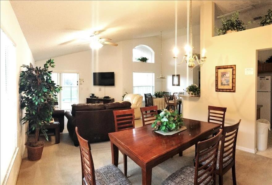 Photo of Livingroom in Haines City