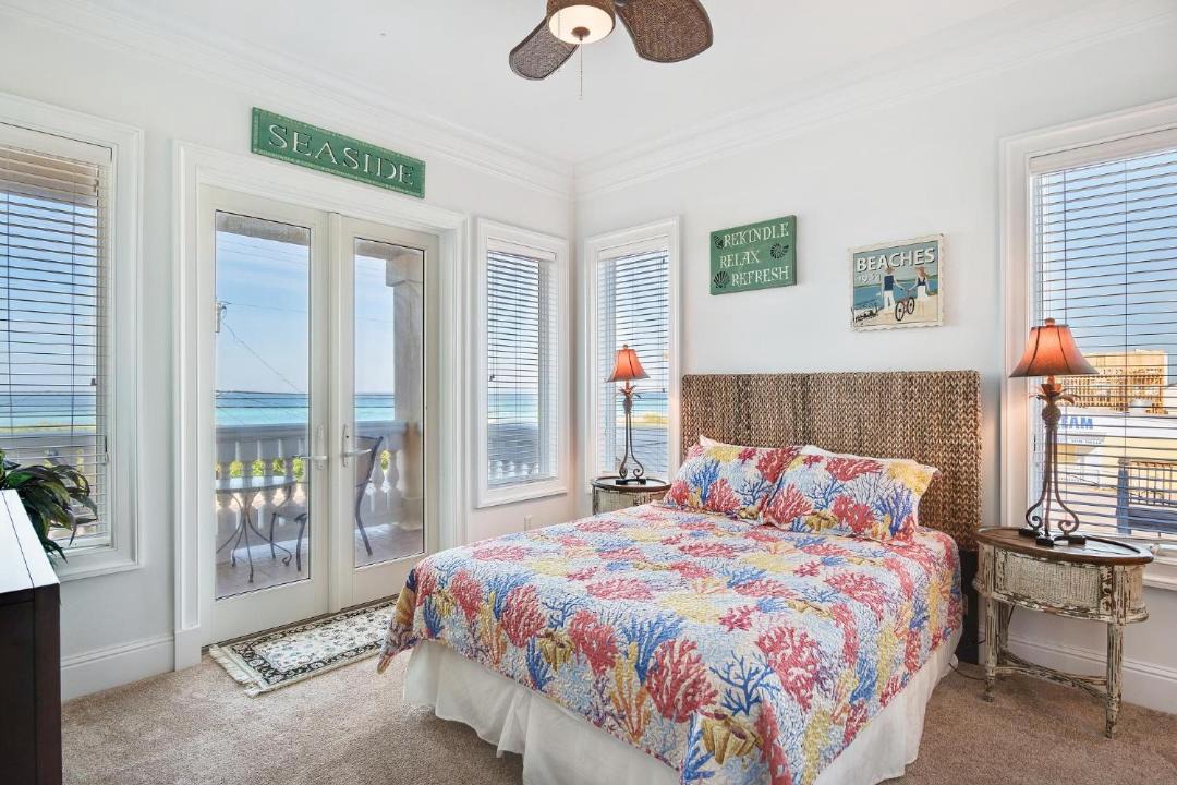 Photo of Bedroom in Laguna Beach