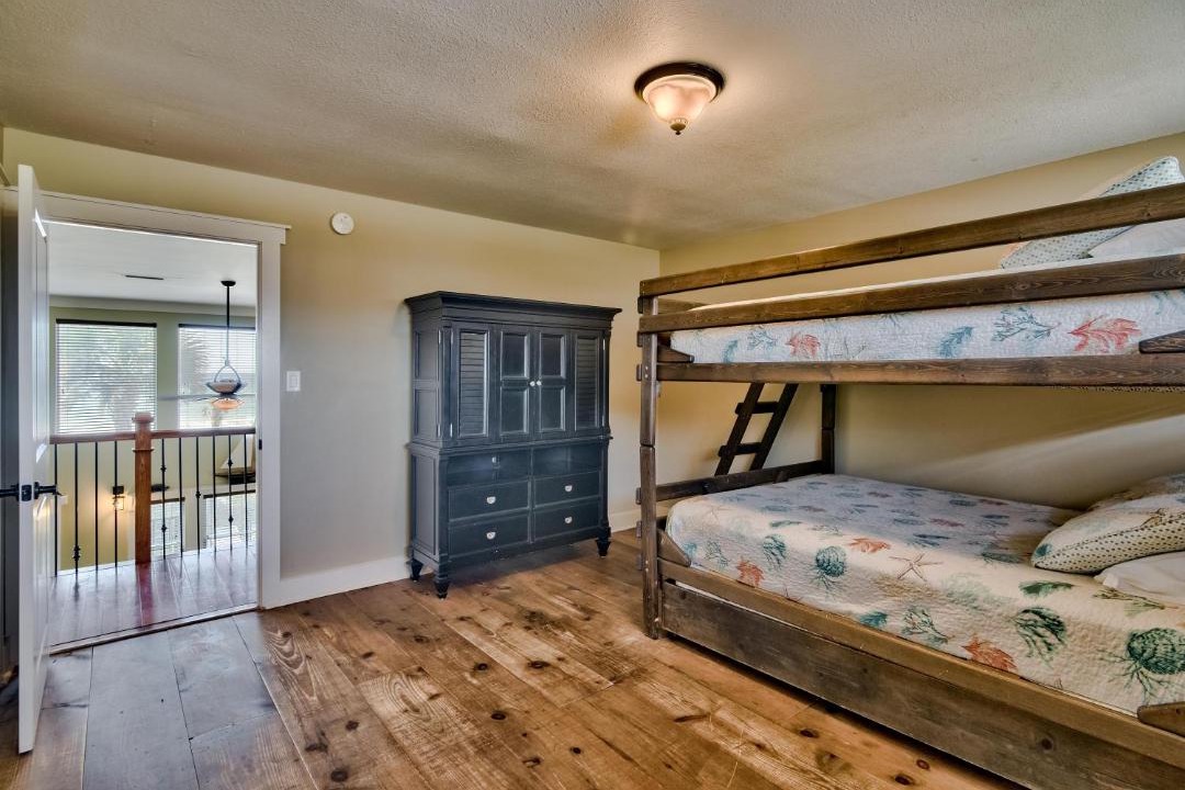 Photo of Bedroom in Miramar Beach