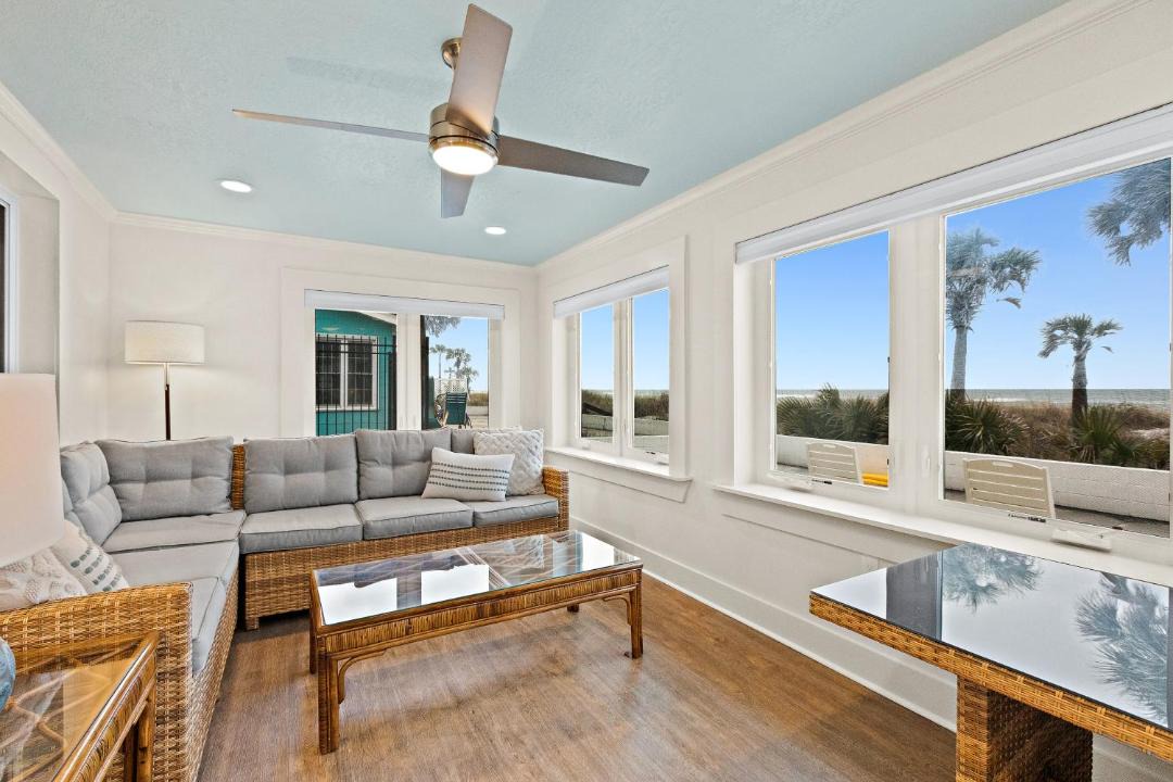 Photo of Livingroom in Bahama Beach