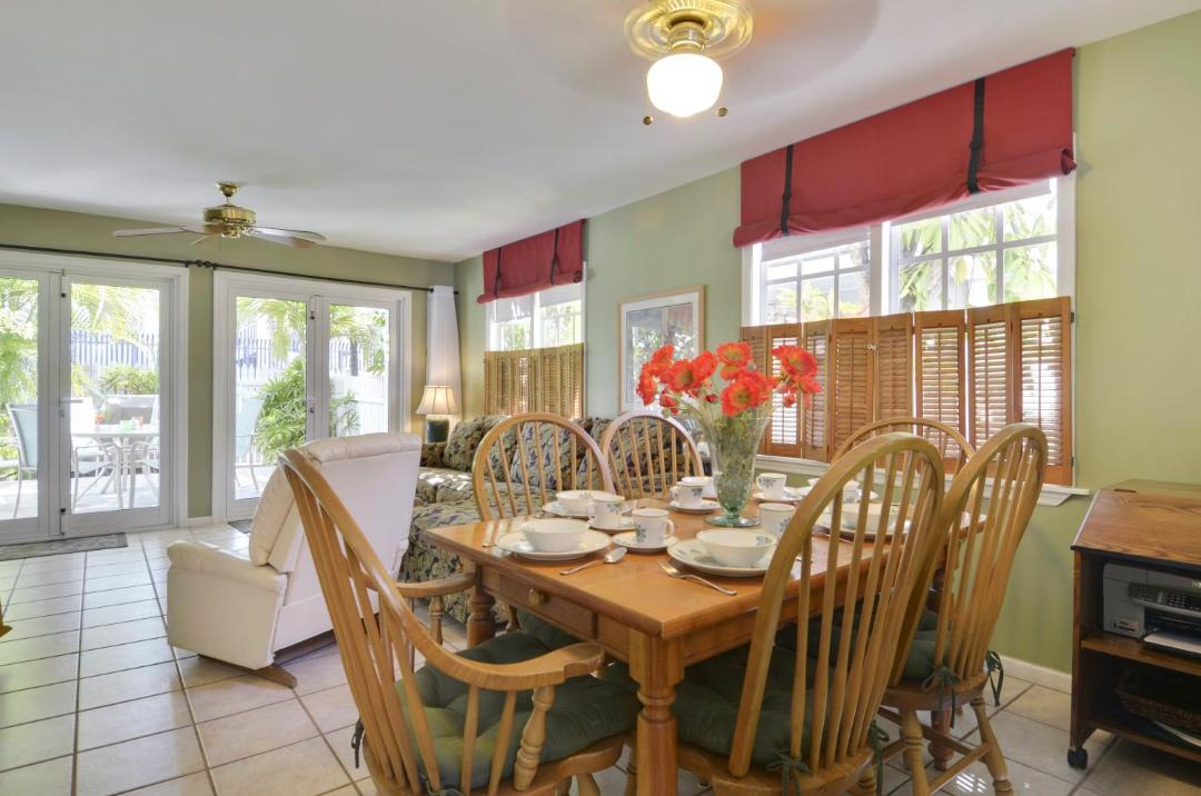 Photo of Livingroom in Bahama Village