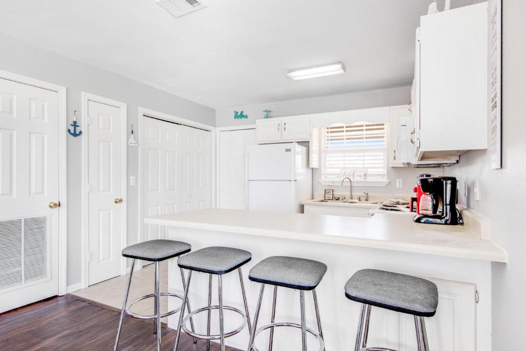 Photo of Kitchen in Biltmore Beach