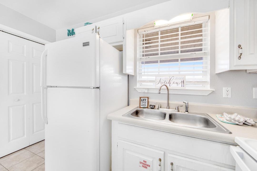 Photo of Kitchen in Biltmore Beach