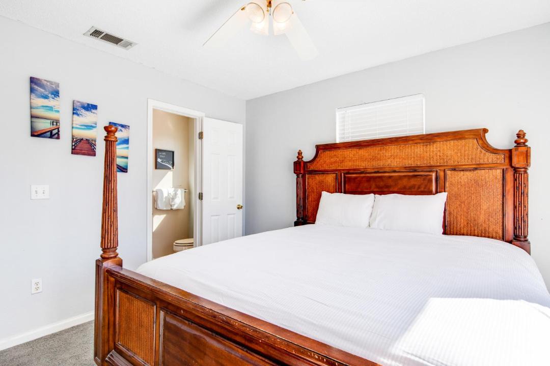 Photo of Bedroom in Biltmore Beach