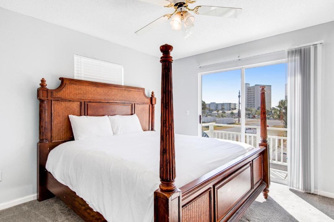 Photo of Bedroom in Biltmore Beach