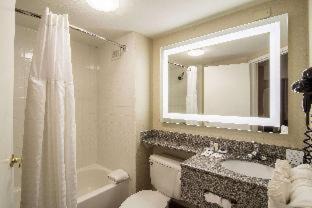 Photo of Bathroom in Northeast Pensacola