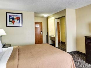 Photo of Bedroom in Broadmoor