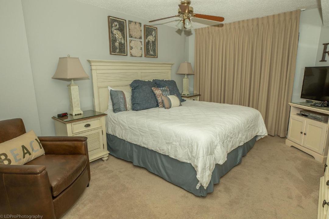 Photo of Bedroom in Holiday Isle