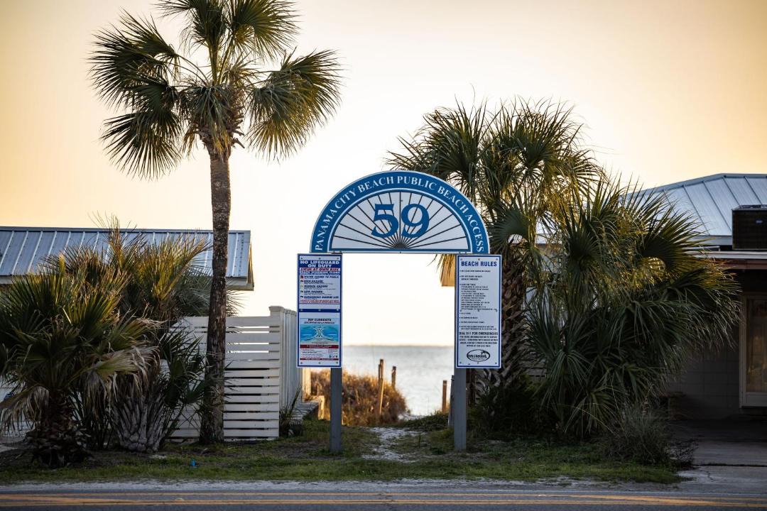 Photo of Buildings in Lullwater Beach