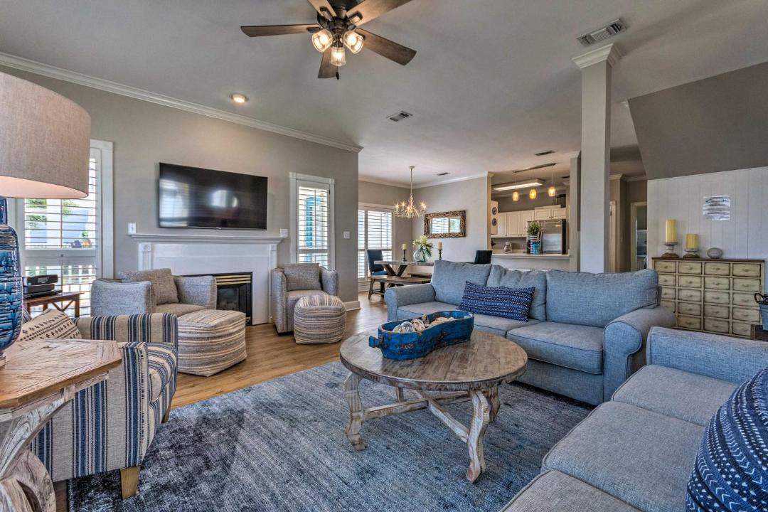 Photo of Livingroom in Crystal Shores