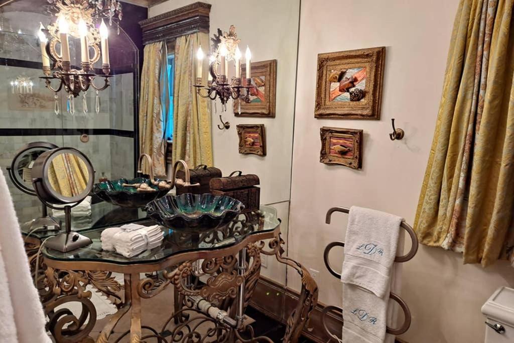 Photo of Livingroom in Redmont Park