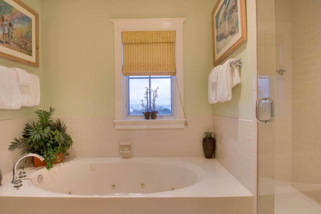 Photo of Bathroom in Gulf District