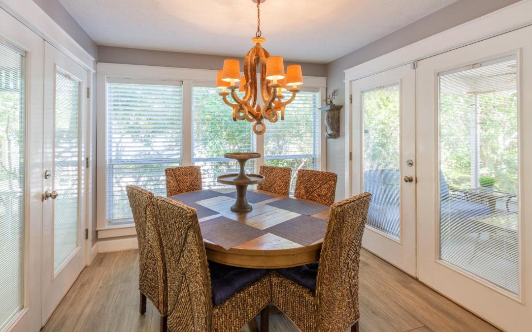 Photo of Livingroom in White's Gulfview