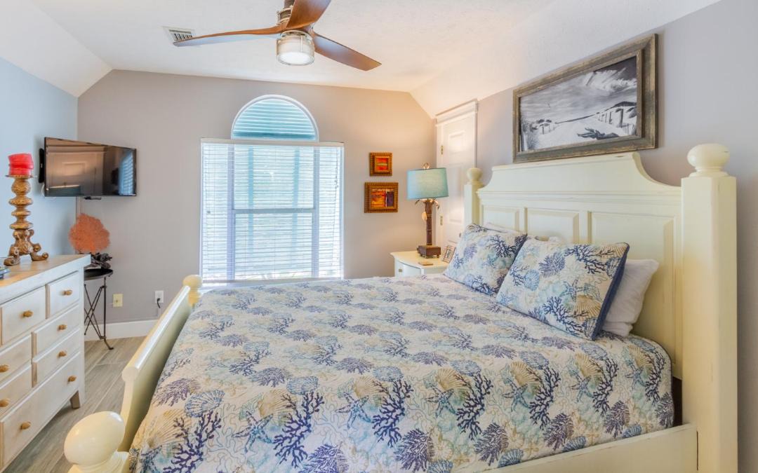 Photo of Bedroom in White's Gulfview