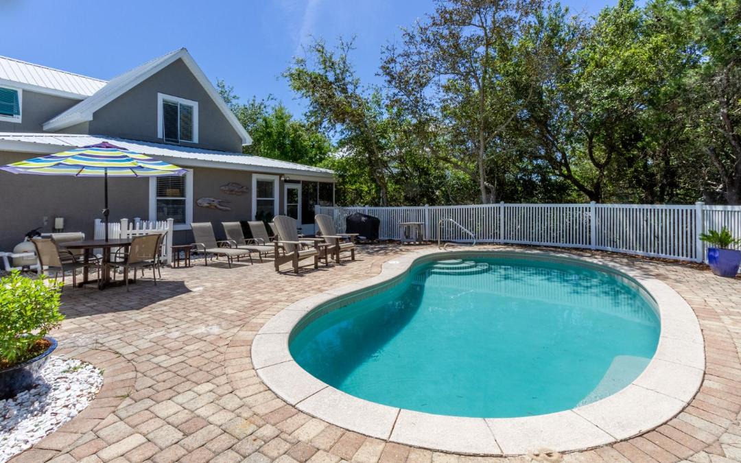 Photo of Outdoor in White's Gulfview