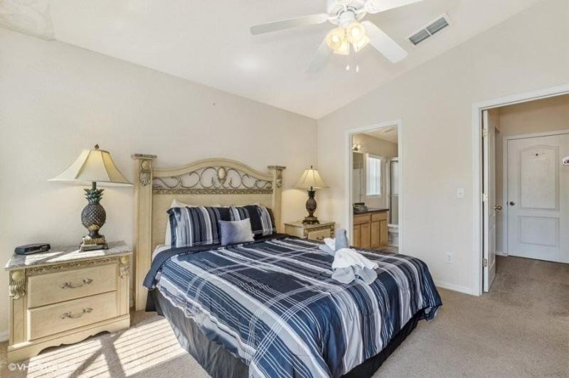 Photo of Bedroom in Greater Groves