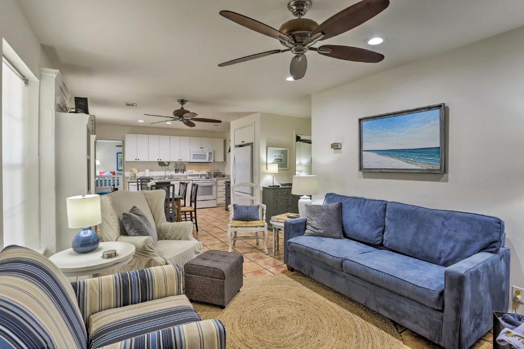 Photo of Livingroom in Gulfview Heights