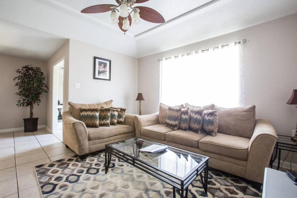 Photo of Livingroom in Fillmore