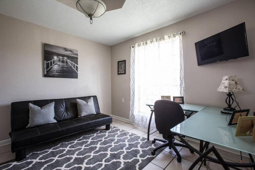 Photo of Livingroom in Fillmore