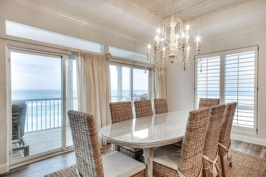 Photo of Livingroom in Dune Allen Beach
