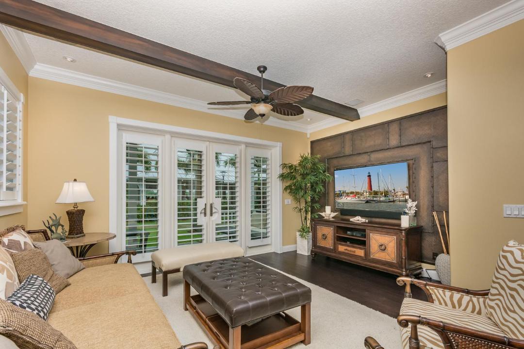 Photo of Livingroom in North Causeway