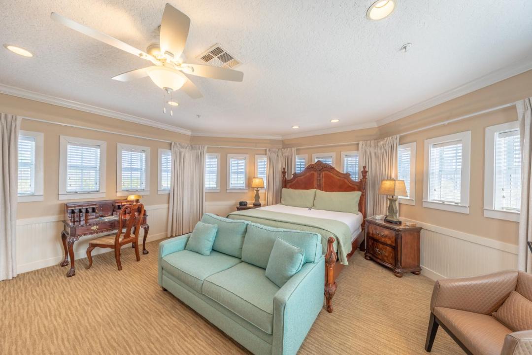Photo of Bedroom in Crystal Beach