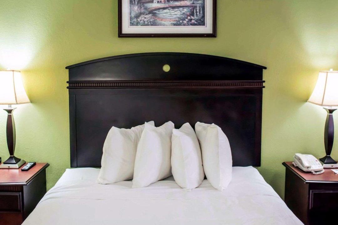 Photo of Bedroom in Chipley