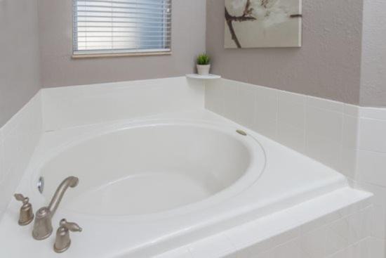 Photo of Bathroom in Trafalgar Village