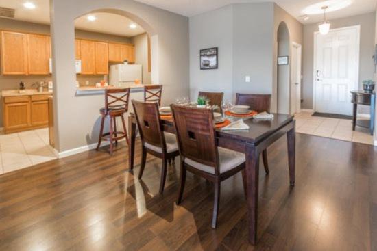 Photo of Livingroom in Trafalgar Village