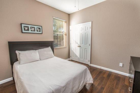 Photo of Bedroom in Trafalgar Village