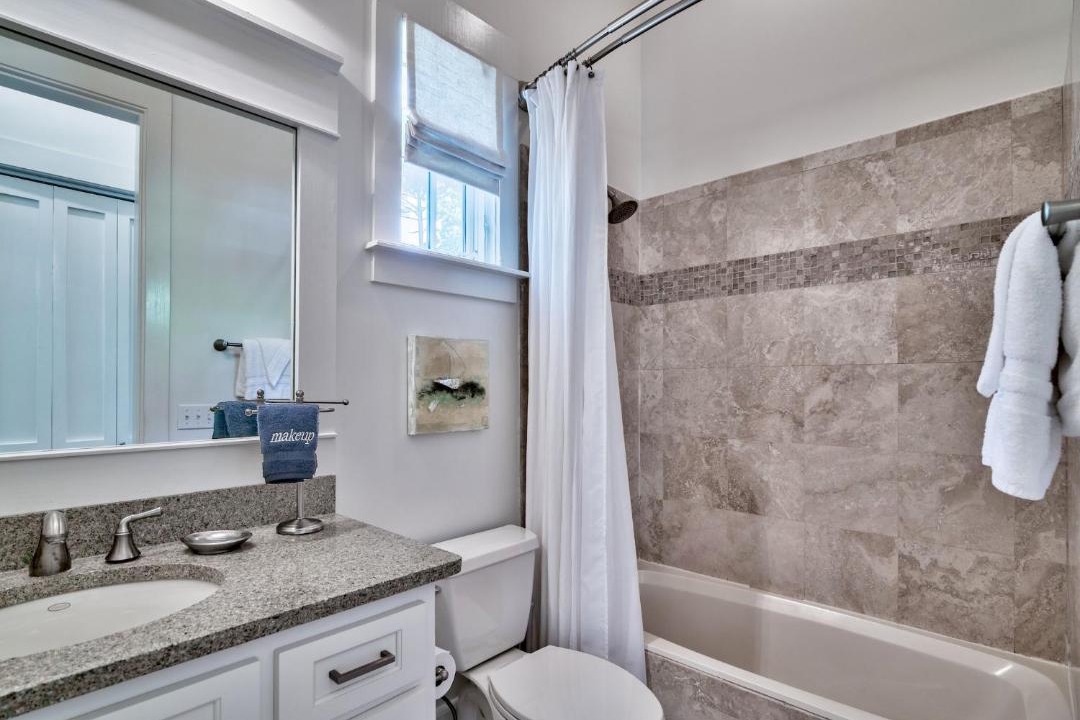 Photo of Bathroom in Forest District