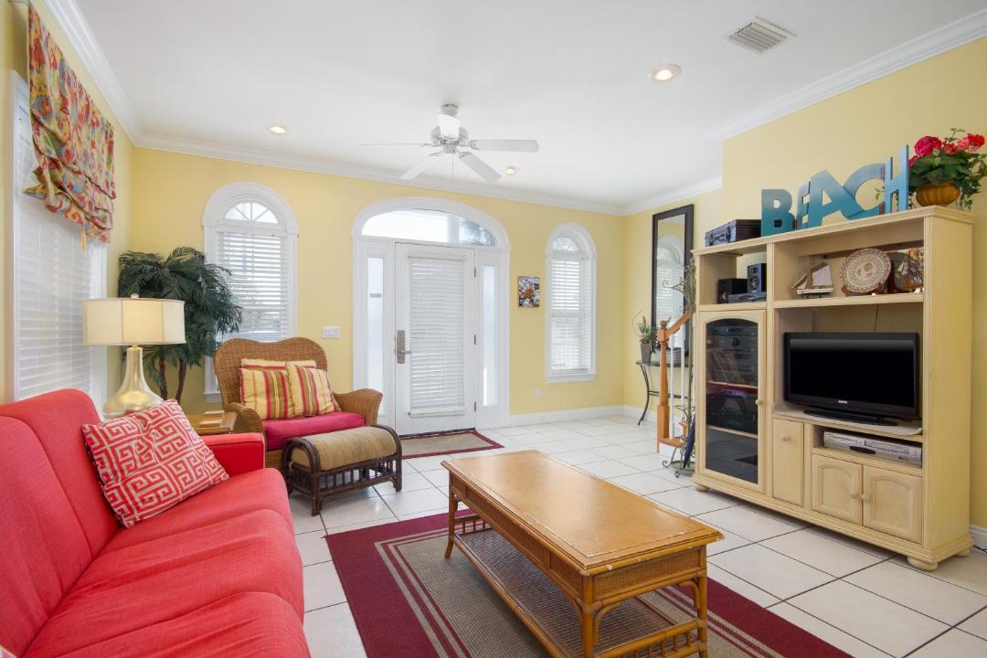 Photo of Livingroom in Lullwater Beach