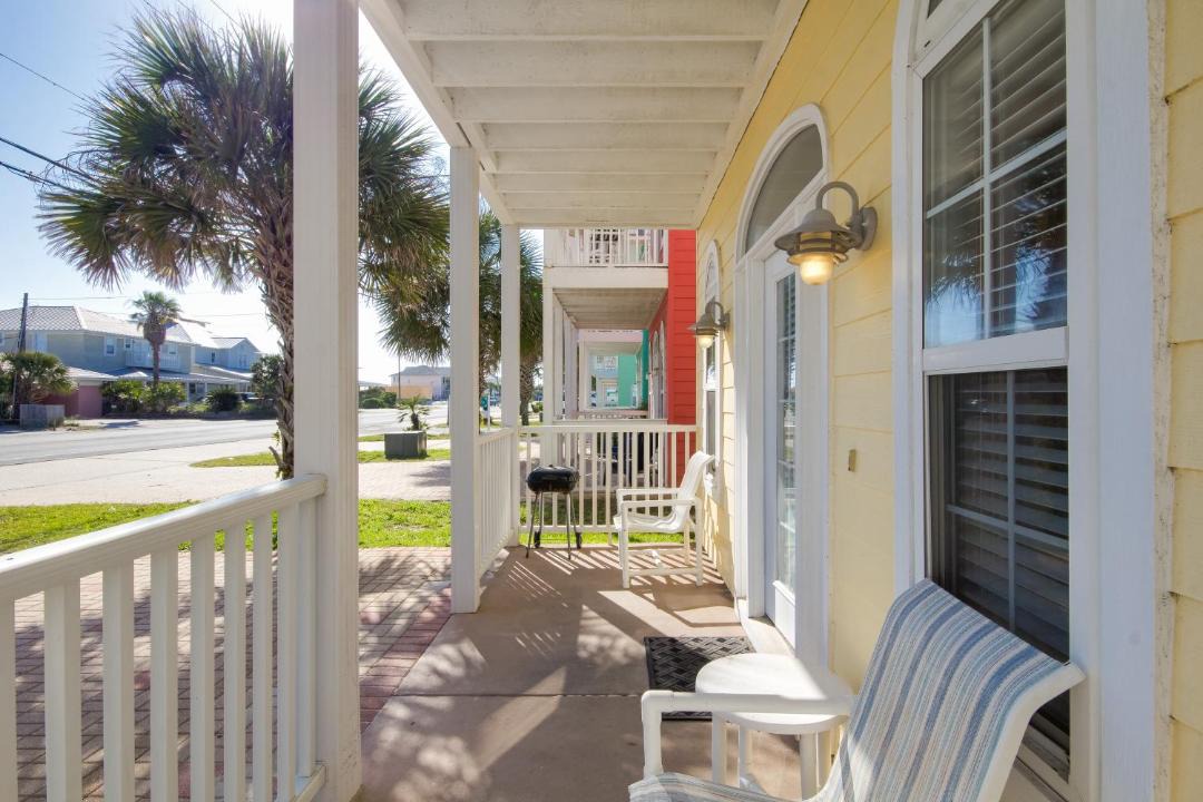 Photo of Patio Balcony in Lullwater Beach