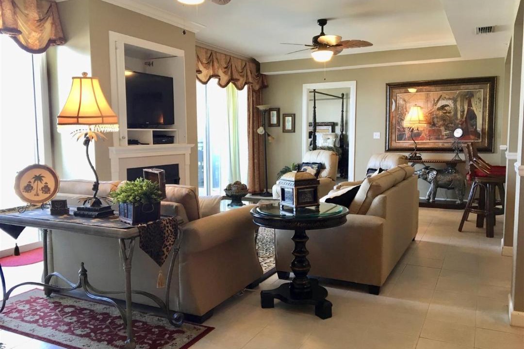 Photo of Livingroom in Silver Sands Beach