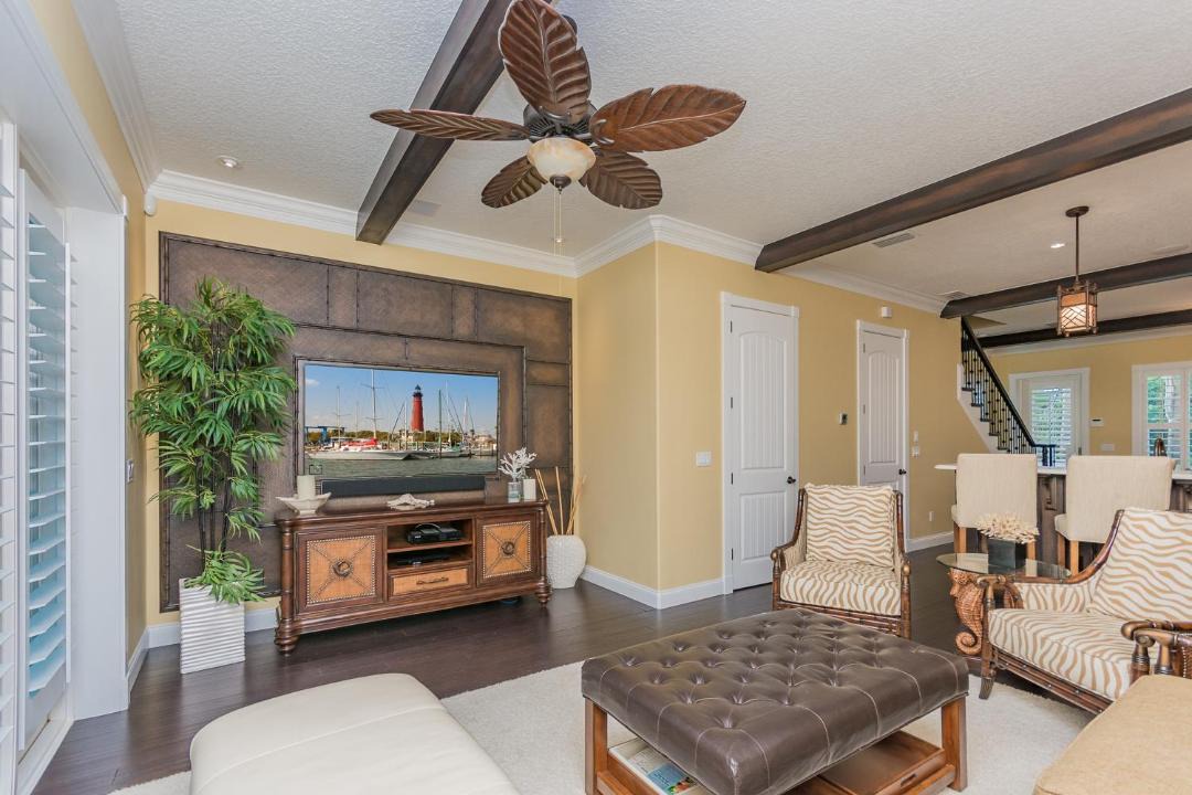 Photo of Livingroom in North Causeway