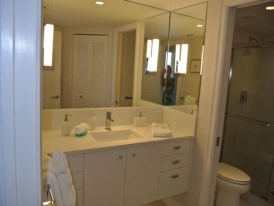Photo of Bathroom in Park Shore