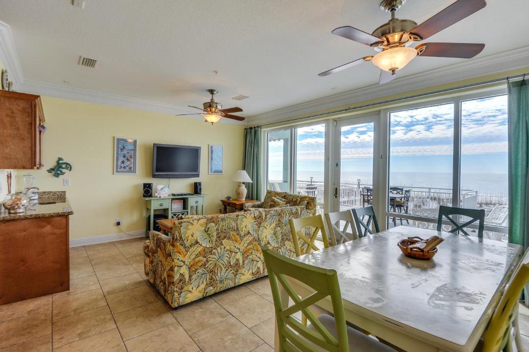 Photo of Livingroom in White Sands