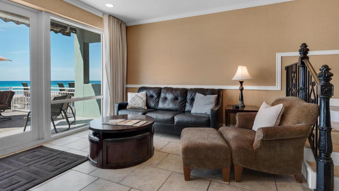 Photo of Livingroom in White Sands
